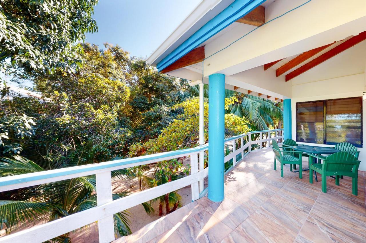 Condo #27 @ Beachside Villas 단그리가 외부 사진