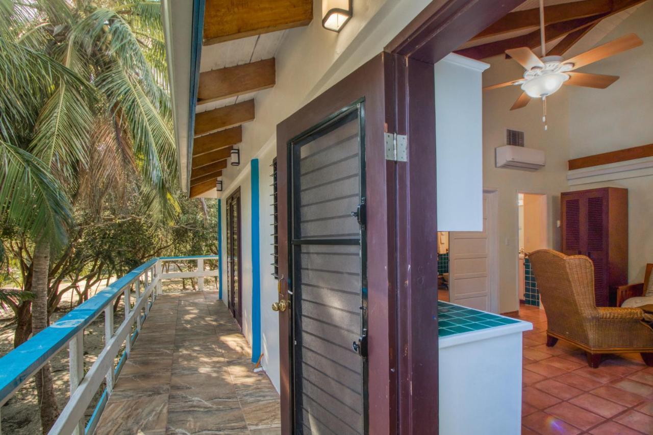 Condo #27 @ Beachside Villas 단그리가 외부 사진